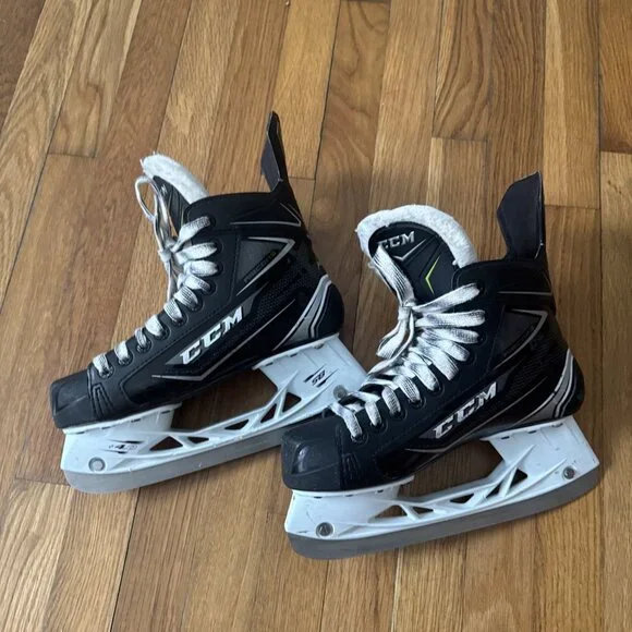 CCM Ribcor 74K Men's Skate Width D Size 5 Shoes 6
